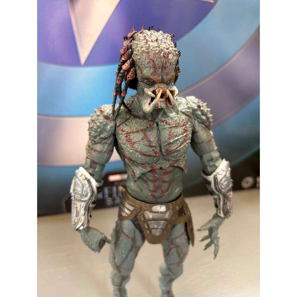 NECA Toys - Predator - Deluxe Armored Assassin Predator (The Predator)